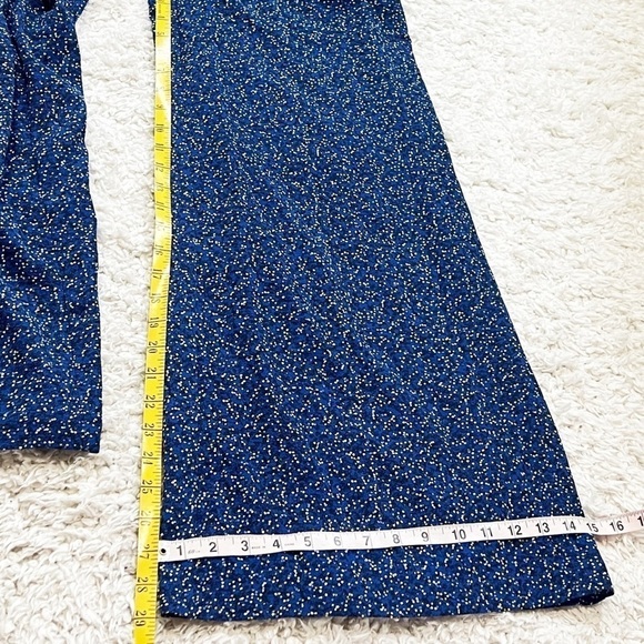 NWT Max Studio Floral Crepe Jumpsuit Sleeveless Surplice Smocked Waist Wide Leg - Picture 5 of 11